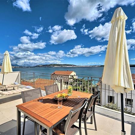 Apartament Domenico - 50 M From The Sea Donji Seget Zewnętrze zdjęcie