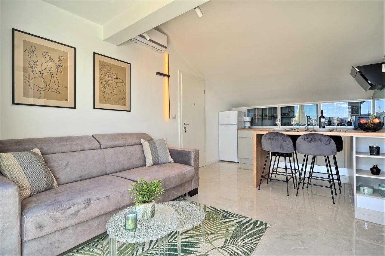 Apartament Domenico - 50 M From The Sea Donji Seget Zewnętrze zdjęcie