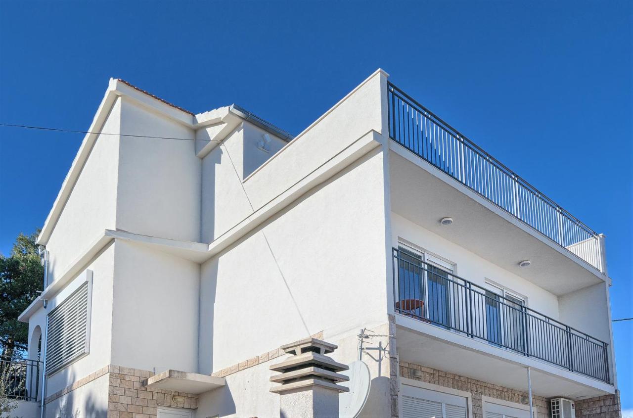 Apartament Domenico - 50 M From The Sea Donji Seget Zewnętrze zdjęcie