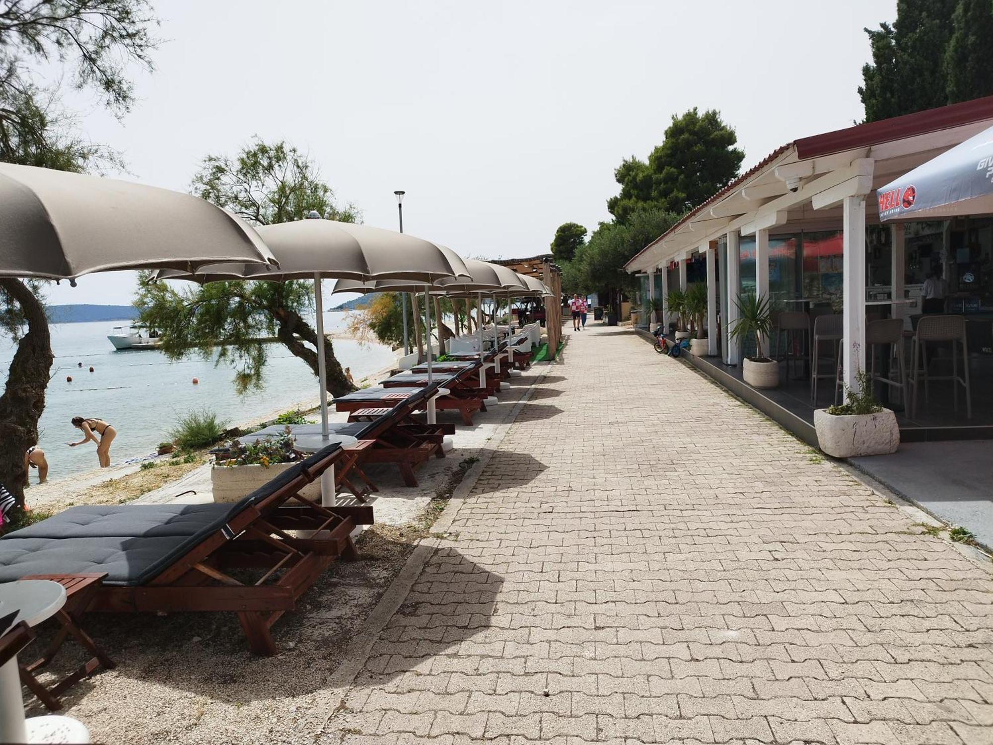 Apartament Domenico - 50 M From The Sea Donji Seget Zewnętrze zdjęcie